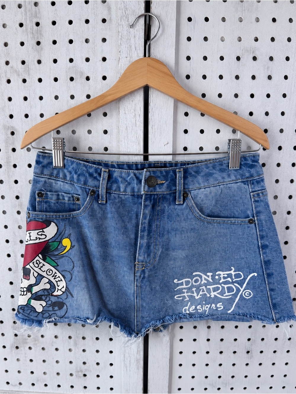 Ed Hardy Blue Denim Mini Skirt Medium Low Rise Skull Rose Tattoo Graphic Y2K